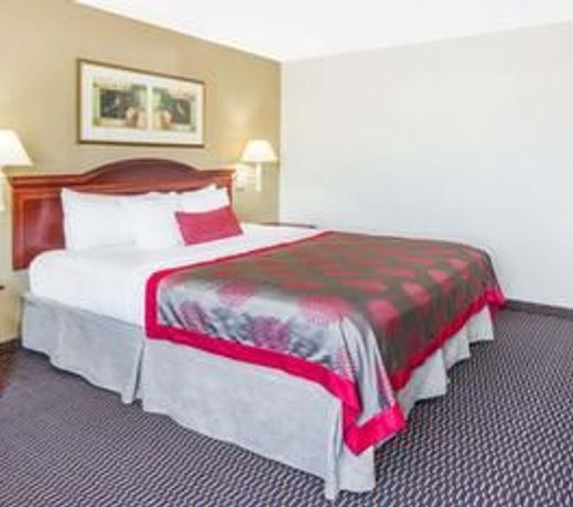 Ramada by Wyndham Columbia