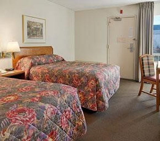 Ramada by Wyndham-Greensboro