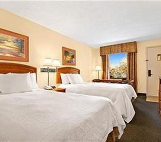 Howard Johnson by Wyndham Greensboro Near the Coliseum