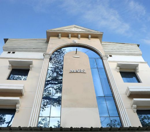 Deluxe Hotel