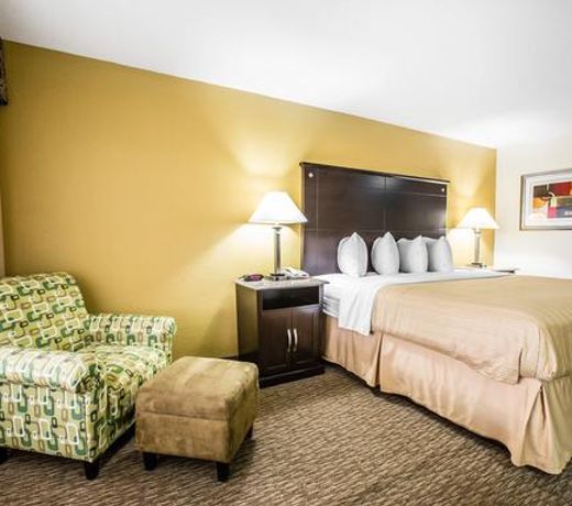 Quality Inn & Suites Airpark East