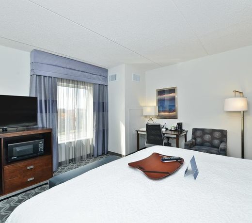 Hampton Inn & Suites Greensboro/Coliseum Area
