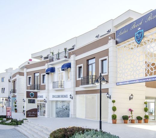 LADIES BEACH RESIDENCE FAMILY SUITES