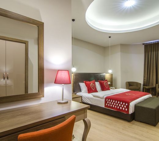 LADIES BEACH RESIDENCE FAMILY SUITES