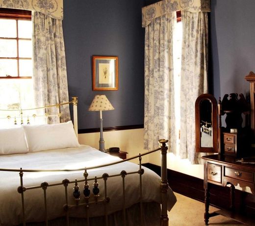 Petersons Armidale Winery and Guesthouse