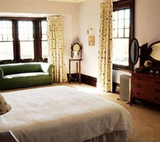 Petersons Armidale Winery and Guesthouse