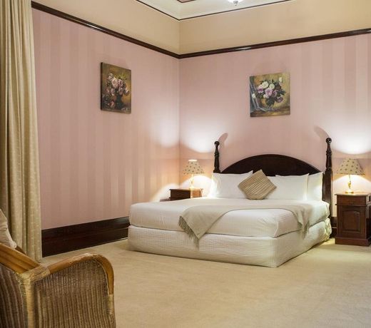 Petersons Armidale Winery and Guesthouse