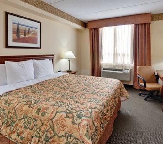 Country Inn & Suites by Radisson, London South, ON