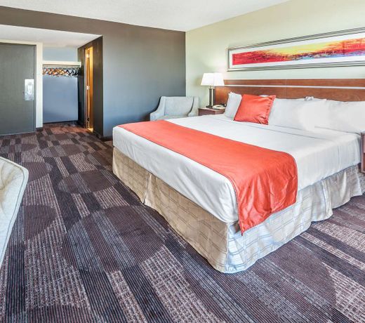 Bedfort Inn & Suites