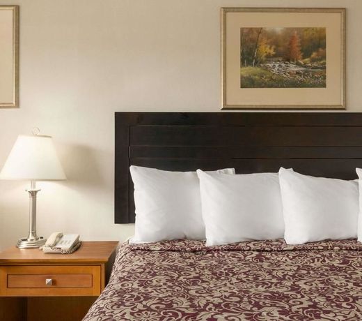 Travelodge by Wyndham Edmonton East