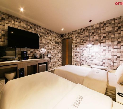 BJ HOTEL