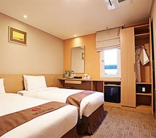 Hotel Skypark Myeongdong 3