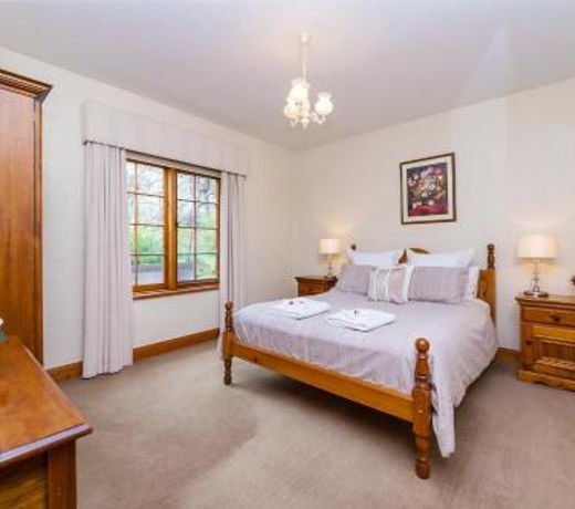 Country Pleasures Bed and Breakfast