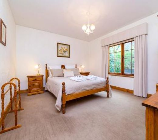 Country Pleasures Bed and Breakfast