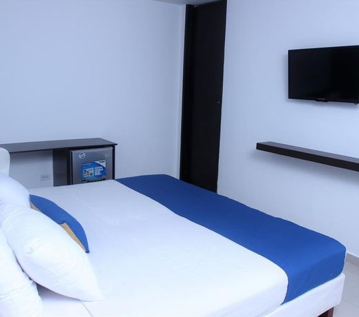 APARTA HOTEL ESLAIT