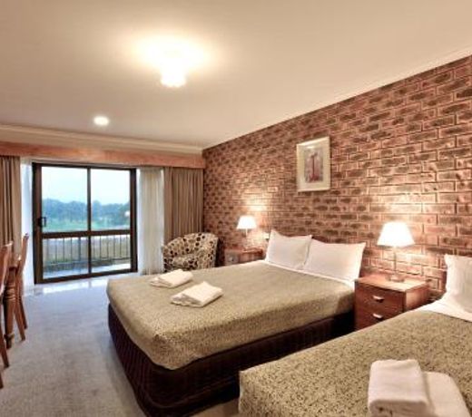 Hume Country Motor Inn
