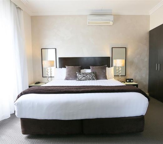 Best Western Plus Hovell Tree Inn