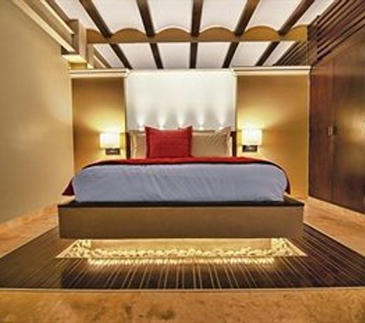 The Jonathon Boutique Hotel