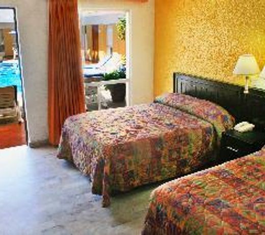 Hotel Azteca Inn