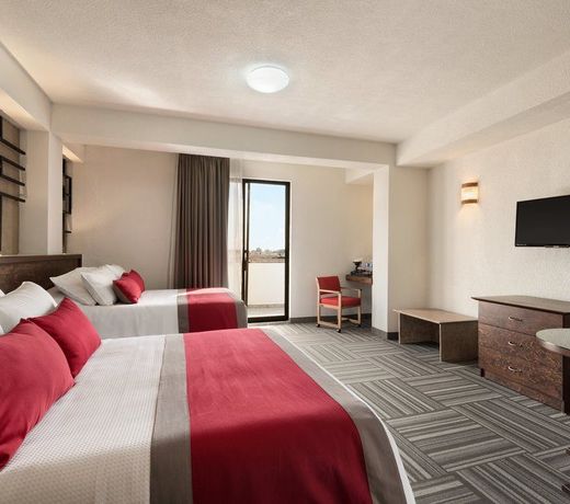 Ramada Plaza by Wyndham Leon