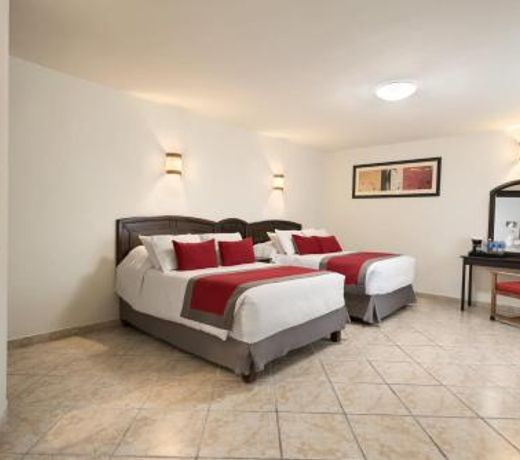 Ramada Plaza by Wyndham Leon