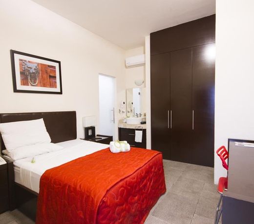 Monte Leon Hotel