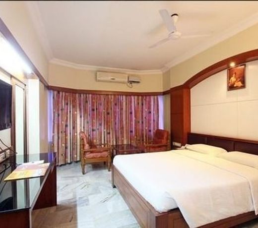 Hotel PLR Grand