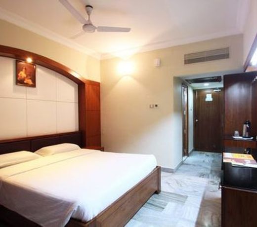 Hotel PLR Grand
