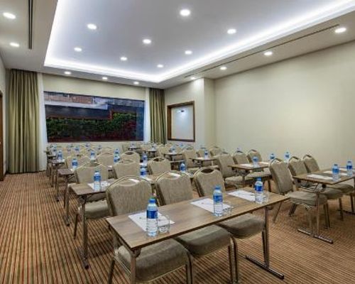 Hampton by Hilton Istanbul Atakoy - Бакыркёй - фото 15