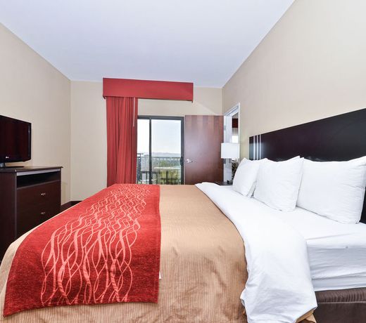 Comfort Inn & Suites Page at Lake Powell