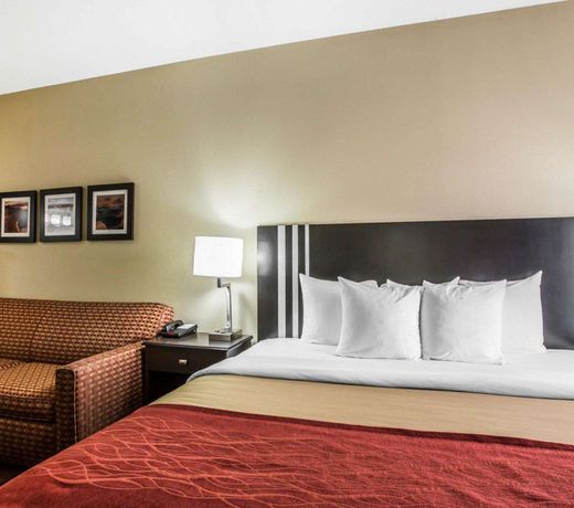 Comfort Inn & Suites Page at Lake Powell