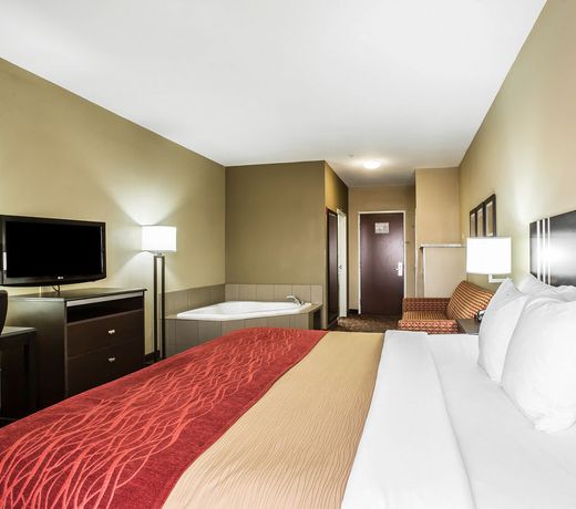 Comfort Inn & Suites Page at Lake Powell