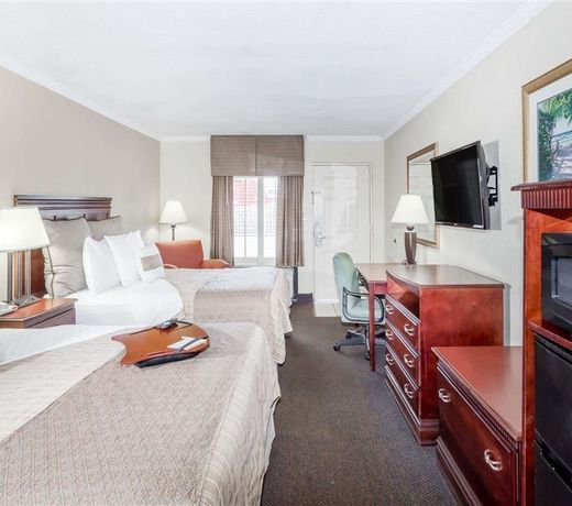 Days Inn by Wyndham Destin