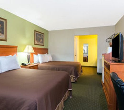 Howard Johnson by Wyndham Tallahassee