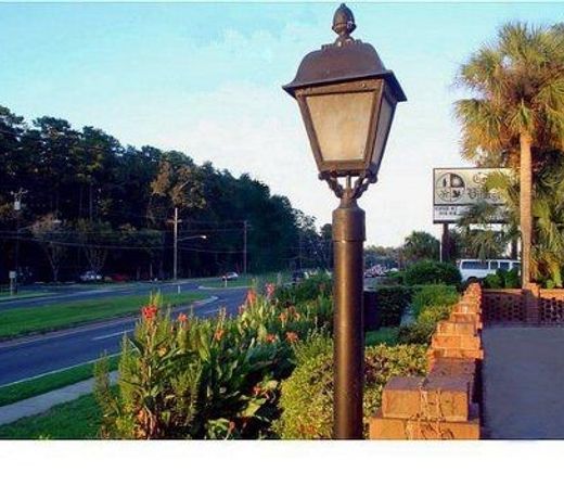 Collegiate Village Inn