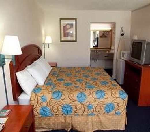 Days Inn by Wyndham Tallahassee-Government Center