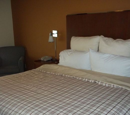 CAPITAL CIRCLE INN AND SUITES