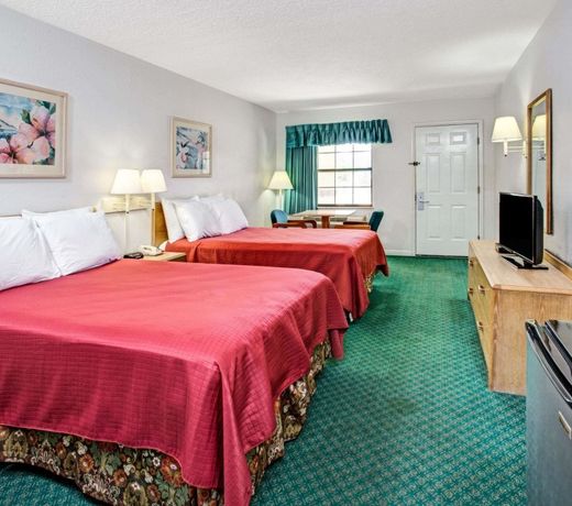 Travelodge by Wyndham Suites St Augustine