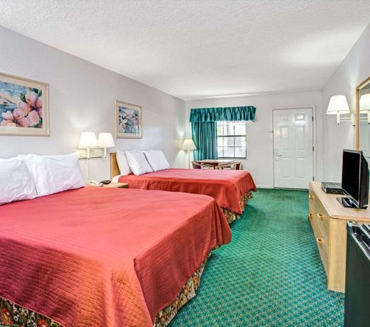 Travelodge by Wyndham Suites St Augustine