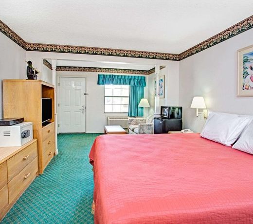 Travelodge by Wyndham Suites St Augustine