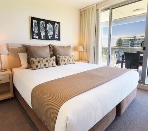 Oaks Glenelg Plaza Pier Suites