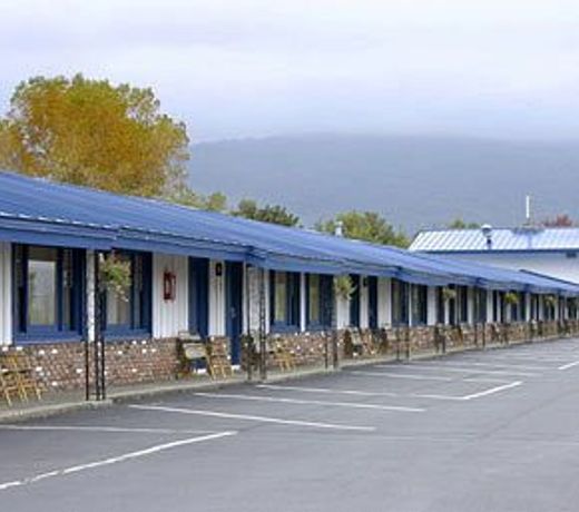 Travelodge by Wyndham Lake George NY