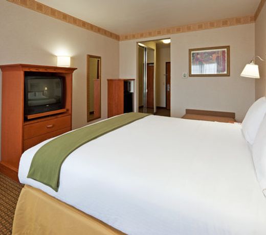 Holiday Inn Express Madera, an IHG Hotel