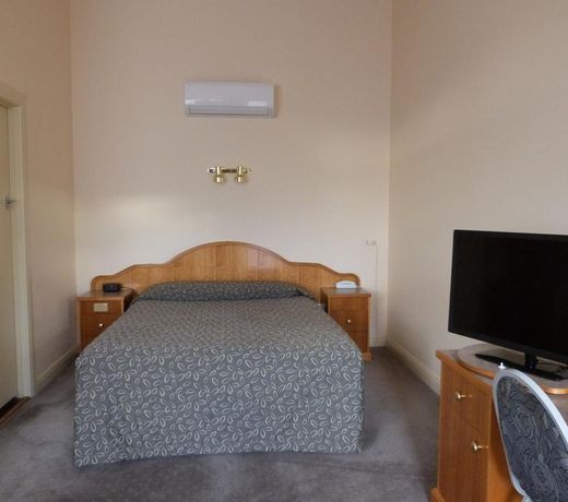 Glenelg Motel