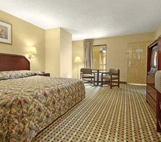 Super 8 by Wyndham Mobile/Tillmans Corner