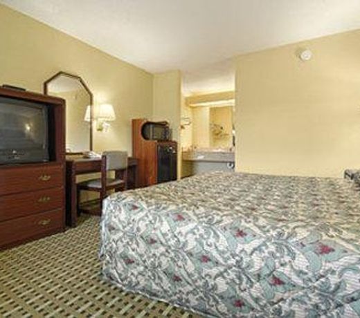 Super 8 by Wyndham Mobile/Tillmans Corner
