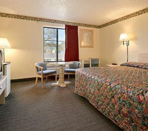 Super 8 by Wyndham Lafayette LA
