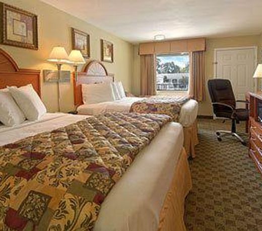 Howard Johnson by Wyndham Lafayette