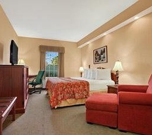 Baymont by Wyndham Lafayette Airport