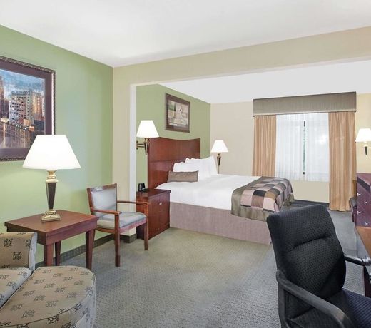 Wingate by Wyndham Lafayette Airport